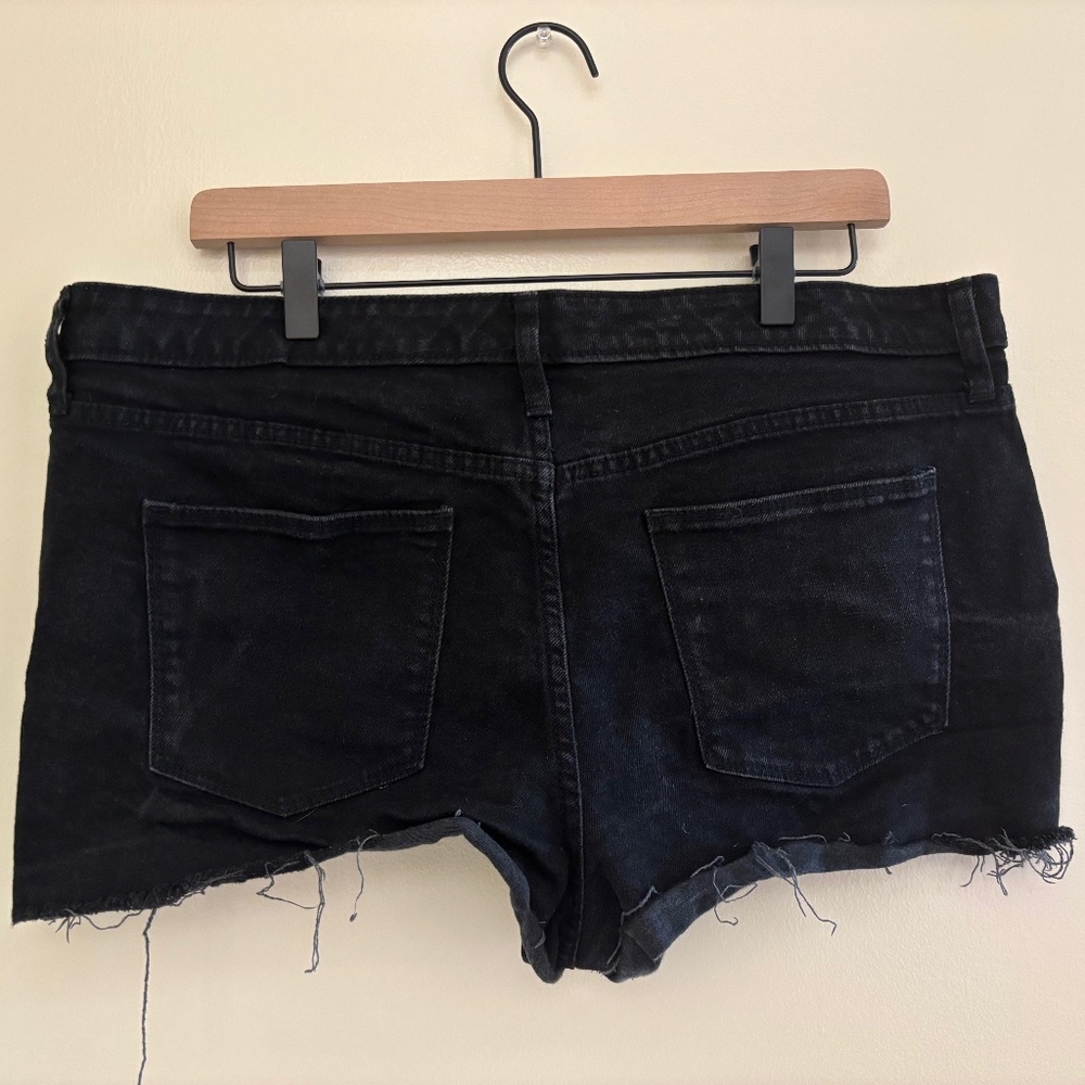 Universal Thread black denim shorts